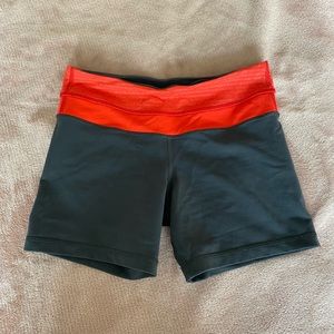 Lululemon Reverse Groove Short Size 4